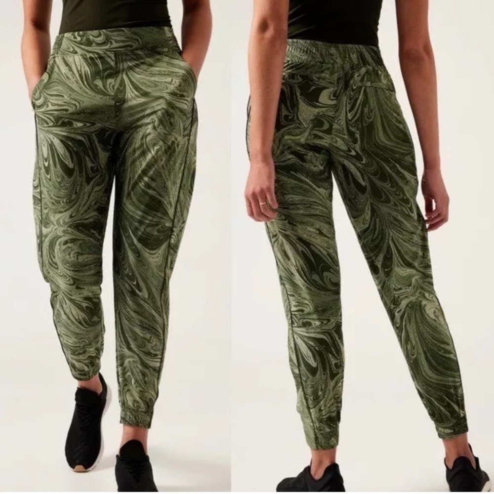 Athleta Brooklyn Jogger High Rise Pants in Sumi Marble Green Women’s Si…
